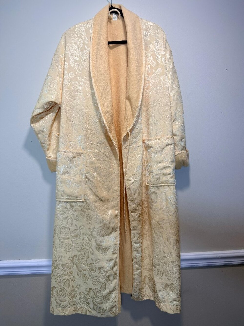 Victoria's Secret Vintage Silk Rose Jacquard Robe XS/S Cream